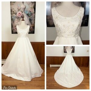 Beautiful Vintage Y2K Pronovias St. Patrick Empire Waist Wedding Gown